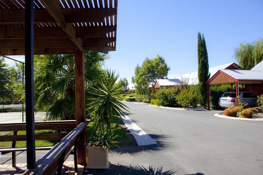 Hotel Perricoota Vines Retreat Moama Habitación foto