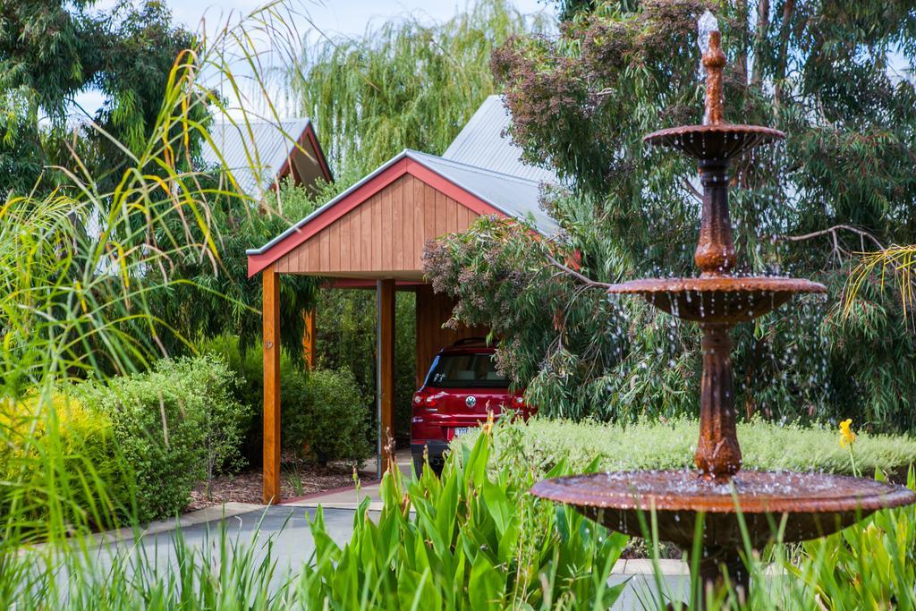 Hotel Perricoota Vines Retreat Moama Habitación foto
